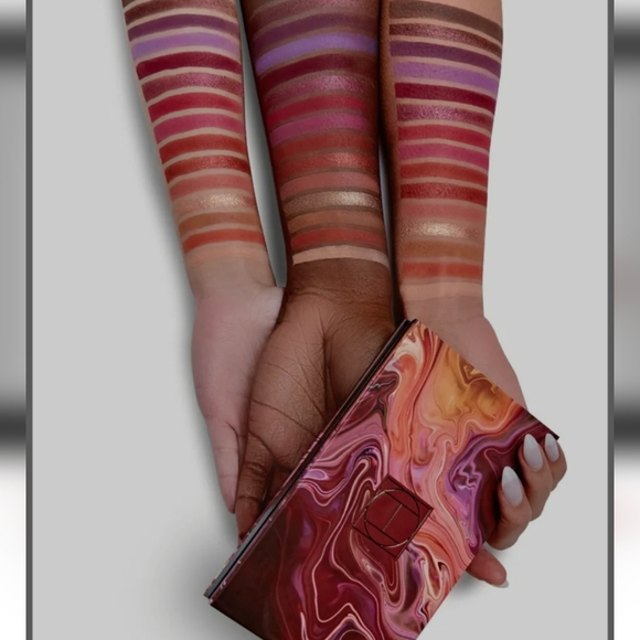 HIPDOT ZION Pressed Pigment Eyeshadow Palette - Picture 2 of 8